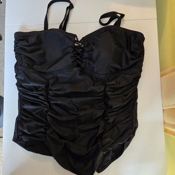 725-34 Torrid Black One-Piece Swimsuit Bathing Suit Size 3X 22/24 - Picture 3 of 12